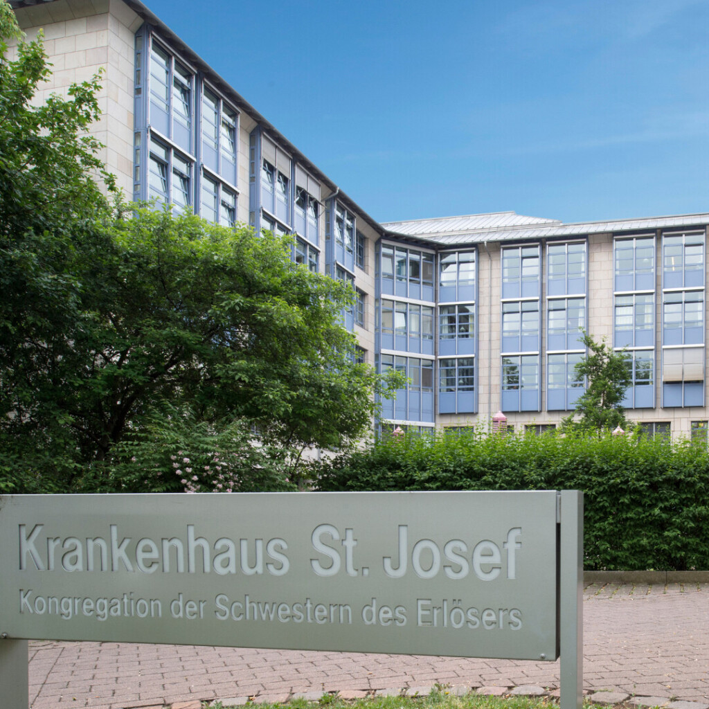 Schild Krankenhaus St. Josef.